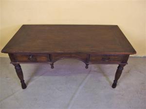 MESA-ESCRIVANINHA RETANGULAR EM NOGUEIRA ÉPOCA SÉCULO XIX cm C164xA81xL79